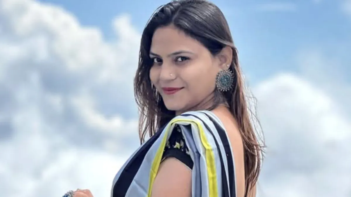 महिला ट्रॅव्हल ब्लॉगरचे पाकिस्तानच्या गुप्तचर अधिकाऱ्यासोबत अनैतिक संबंध? महिला ट्रॅव्हल ब्लॉगरचे पाकिस्तानच्या गुप्तचर अधिकाऱ्यासोबत अनैतिक संबंध?