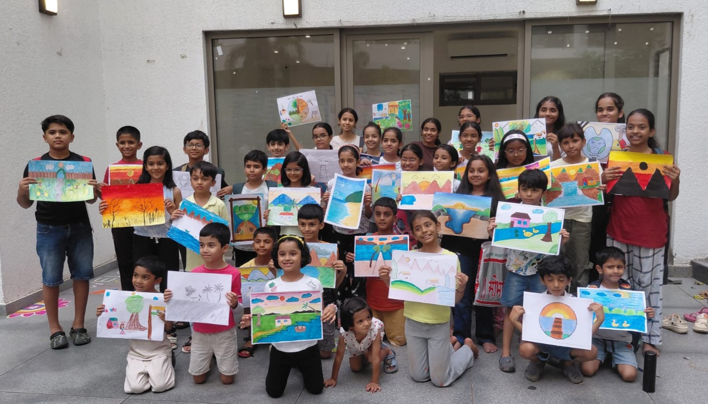 युनिका सोसायटीत जागतिक पर्यावरण दिनानिमित्त चित्रकला स्पर्धा,चित्र प्रदर्शन,