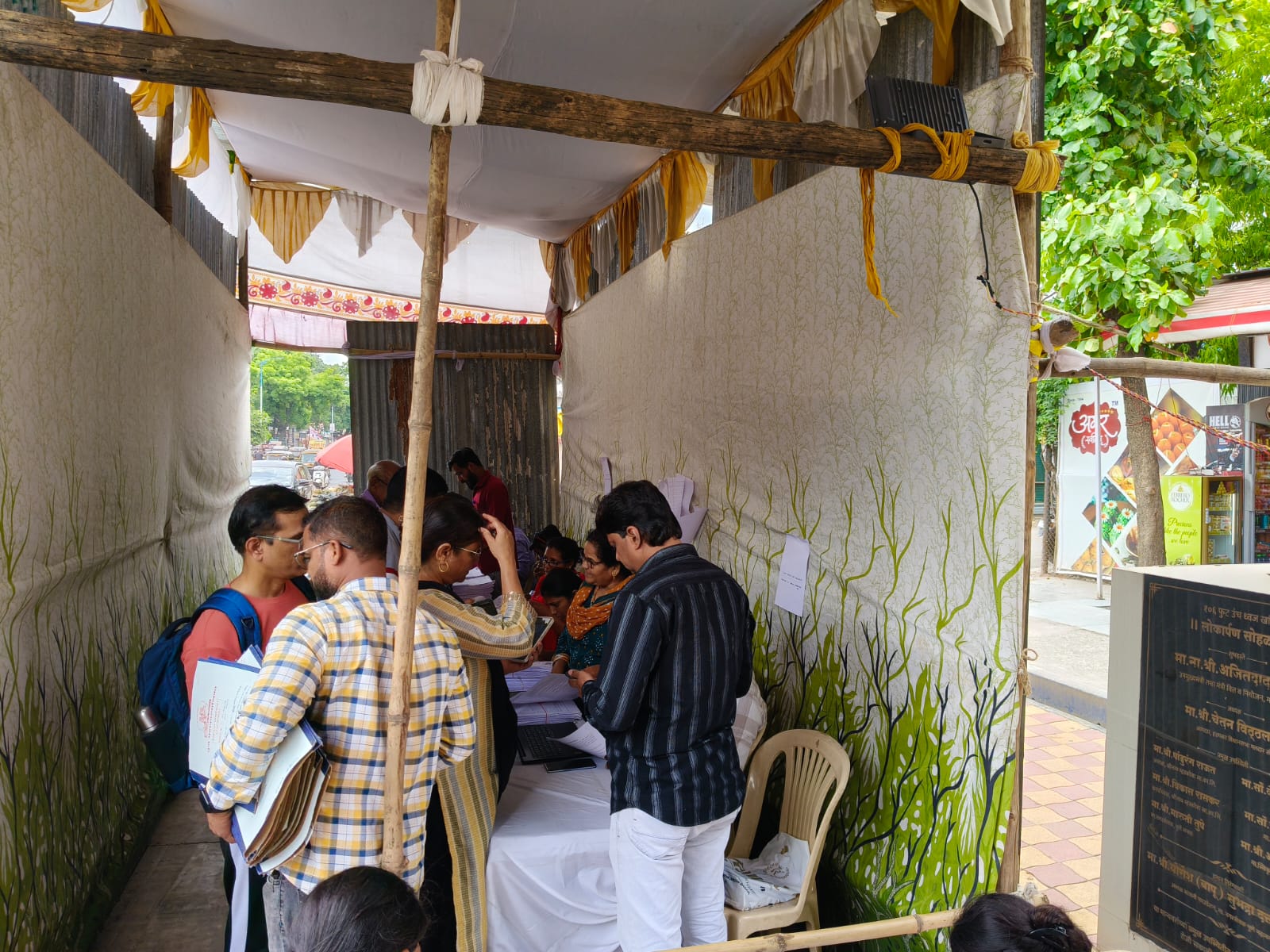 ससाणे नगरातील विशेष मतदार नोंदणी शिबिराला नागरिकांचा उत्स्फूर्त प्रतिसाद