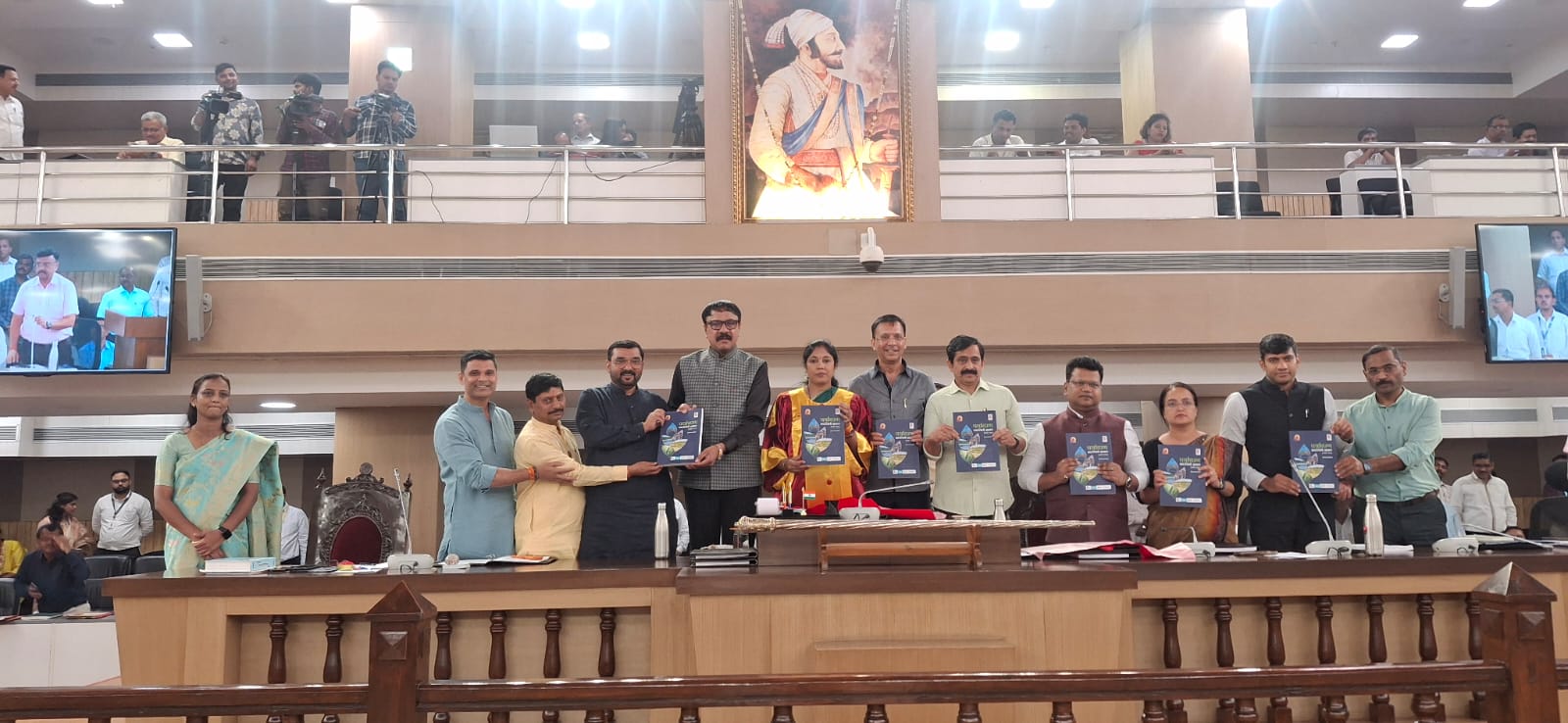 पर्यावरण स्थिती अहवाल सादर; कचरा व्यवस्थापनावर विशेष भर पर्यावरण स्थिती अहवाल सादर; कचरा व्यवस्थापनावर विशेष भर