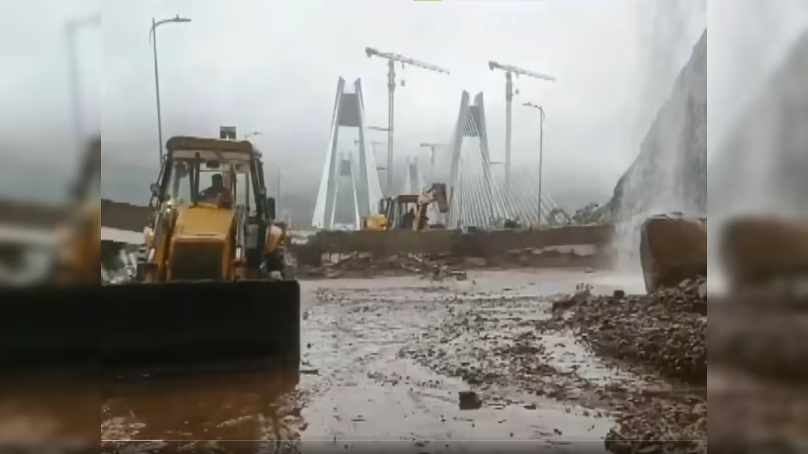पुणे–मुंबई कनेक्टिंग लिंक मार्गावरील वाहतूक पुन्हा सुरू