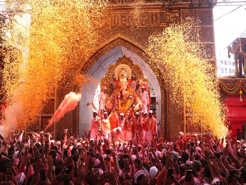 टिळक विरुद्ध आजचा उत्सव : विचार हरवला, गोंगाट उरला!