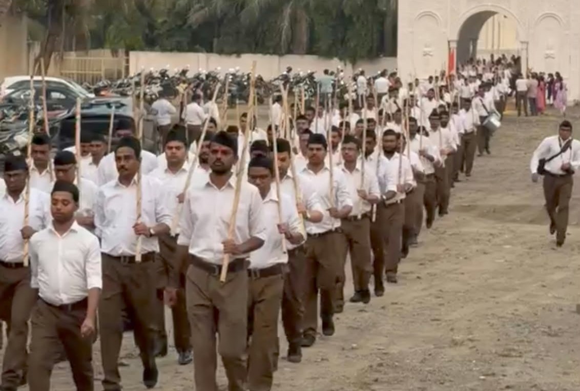 हडपसर भागात विजयादशमी उत्सव उत्साहात; दोन नगरांत ४१० स्वयंसेवकांचे पथसंचलन…